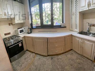 2-комнатная квартира · 60 м² · 2/5 этаж, 8-й микрорайон 4а за 200 000 ₸ в Шымкенте, Туран р-н