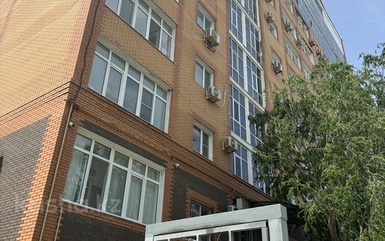 2-бөлмелі пәтер · 65 м² · 1/9 қабат, мкр Центральный, Ауезова 31, бағасы: 250 000 ₸ в Атырау — фото 2