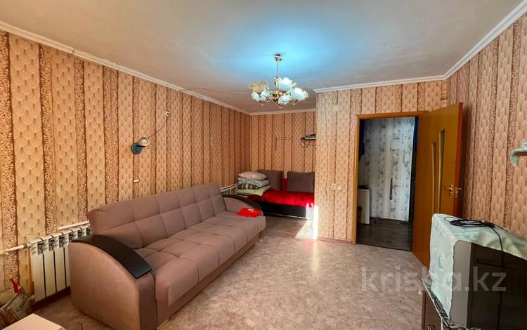 1-комнатная квартира · 34 м² · 2/5 этаж, Майкудук, 14й микрорайон за 6 млн ₸ в Караганде, Алихана Бокейханова р-н — фото 2