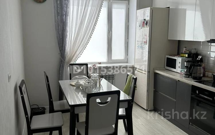 2-комнатная квартира · 65 м² · 11/16 этаж, мкр Юго-Восток, Степной 3-й мкрн за 270 000 ₸ в Караганде, Казыбек би р-н — фото 2