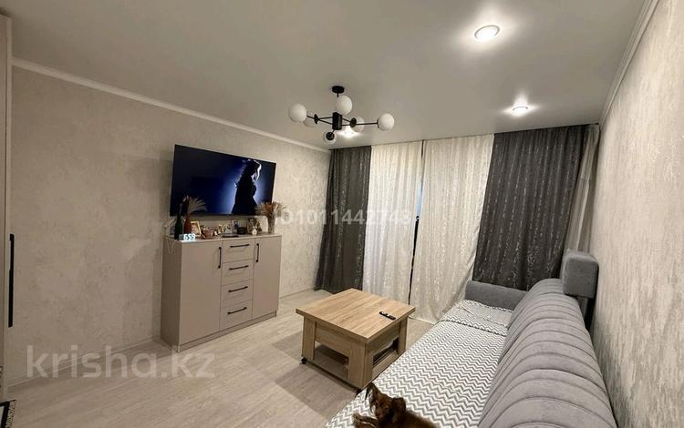3-комнатная квартира · 60 м² · 3/5 этаж, мкр Михайловка , Крылова 60 за 30 млн ₸ в Караганде, Казыбек би р-н — фото 2