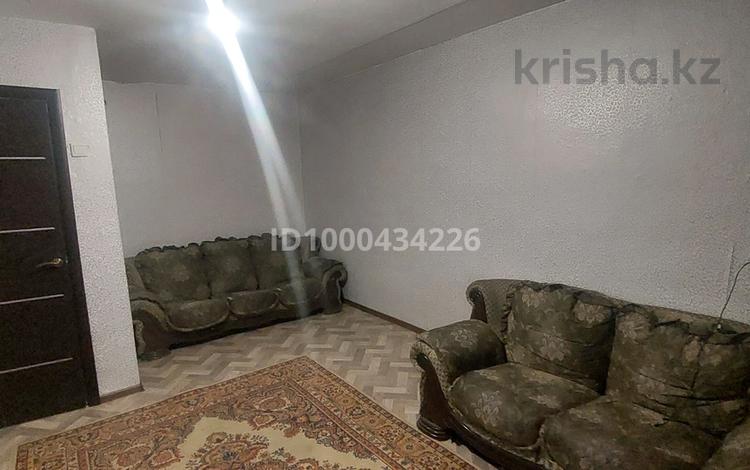 1-бөлмелі пәтер · 31 м² · 1/5 қабат, мкр Новый Город 79 — Бухар-Жырау и Затаевича, бағасы: 9 млн ₸ в Караганде, Казыбек би р-н — фото 2