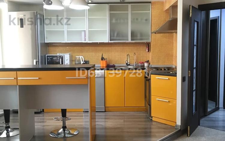 3-комнатная квартира · 77 м² · 1/5 этаж, Набережная иртыша им.Е.П.Славского 46 за 400 000 ₸ в Усть-Каменогорске — фото 134
