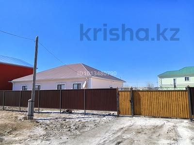 Жеке үй · 4 бөлме · 195 м² · 8 жүзд., Құрсай ш/а., 3 проезд 13, бағасы: 23 млн ₸ в Атырау, мкр Курсай