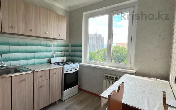 1-комнатная квартира · 36 м² · 5/5 этаж, мкр 5, абилхаир хана за 9.5 млн ₸ в Актобе — фото 2
