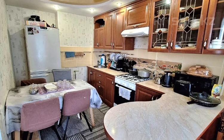 3-комнатная квартира · 63.7 м² · 7/9 этаж, Абая 55 за 18 млн ₸ в Уральске — фото 2