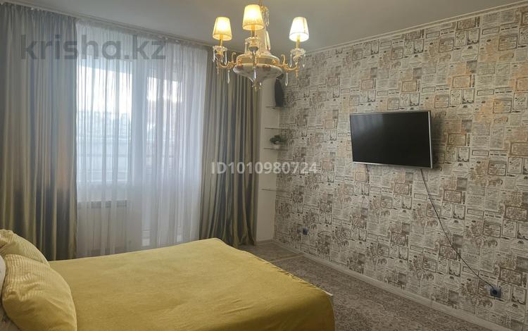 1-бөлмелі пәтер · 60 м² · 5/25 қабат, мкр 11 112а, бағасы: 12 000 〒 в Актобе — фото 2