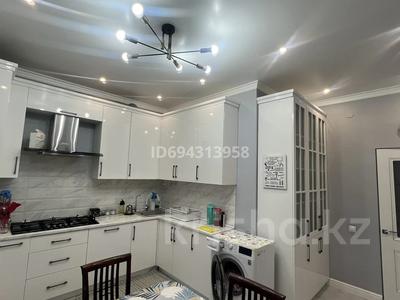 4-комнатная квартира · 124 м² · 1/5 этаж, мкр. Алтын орда — проспект Тауелсиздик за 45 млн ₸ в Актобе