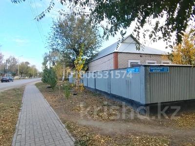 Отдельный дом · 4 комнаты · 115 м² · 5 сот., Мясоедова 85 — Бактыбай батыра 55 за 30 млн 〒 в Актобе, мкр Москва