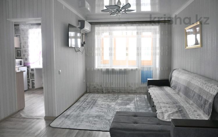 2-комнатная квартира, 45 м², 5/5 этаж посуточно, Гагарина 28 за 15 000 〒 в Жезказгане — фото 2