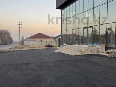 Свободное назначение, офисы, магазины и бутики, склады, общепит, салоны красоты, бани, гостиницы и зоны отдыха, медцентры и аптеки, образование, развлечения · 800 м² за 200 млн 〒 в Каскелене