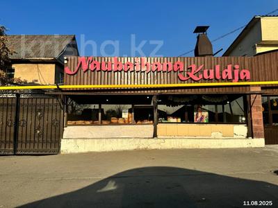 Отдельный дом · 12 комнат · 523.4 м² · 7.78 сот., мкр Достык, Яссауи 75 за ~ 123.4 млн ₸ в Алматы, Ауэзовский р-н