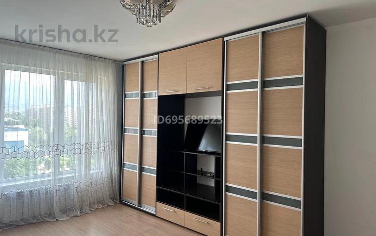 3-комнатная квартира, 90 м², 7/10 этаж помесячно, мкр Аккент 24