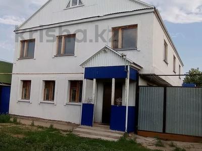 Отдельный дом · 6 комнат · 170 м² · 4.6 сот., Ихсанова 100 — Петровского за 35.5 млн 〒 в Уральске