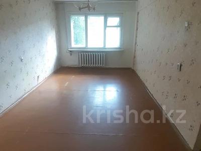 3-комнатная квартира · 62 м² · 1/5 этаж, Михаэлиса 13 за 25.6 млн 〒 в Усть-Каменогорске