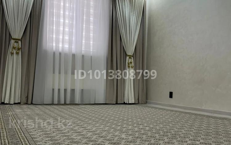 3-комнатная квартира · 76 м² · 5/5 этаж, 6 мкр 12 за 18 млн ₸ в Жанатасе — фото 2