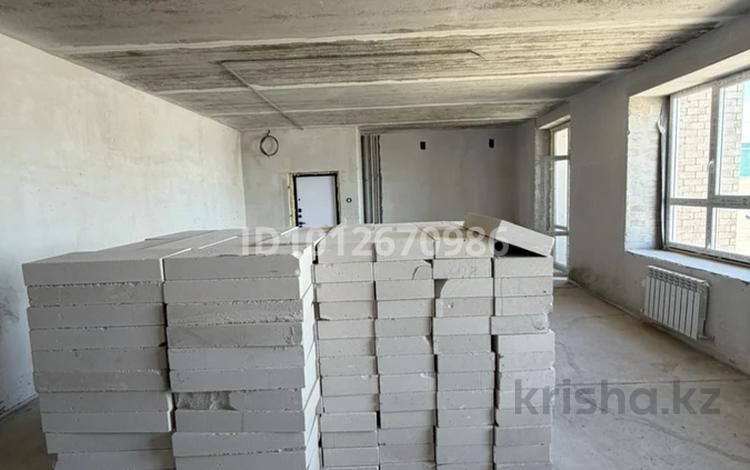 3-бөлмелі пәтер · 80 м² · 5/6 қабат, ​067-й учетный квартал 464/11, бағасы: 31.5 млн ₸ в Караганде, Алихана Бокейханова р-н — фото 2