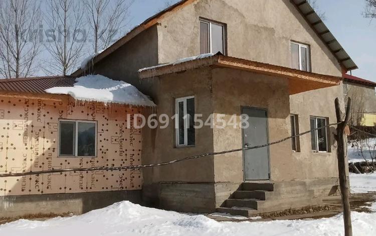 Жеке үй • 7 бөлмелер • 180 м² • 6 сот., Амангелды 2г — Амангелды, бағасы: 30 млн 〒 в Рыскулово — фото 2