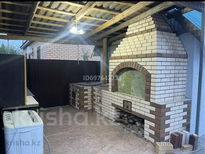 Отдельный дом · 4 комнаты · 110 м² · 5 сот., мкр Жана Орда, Жуманиязова 41 — Район Старый Аэропорт за 51.5 млн 〒 в Уральске