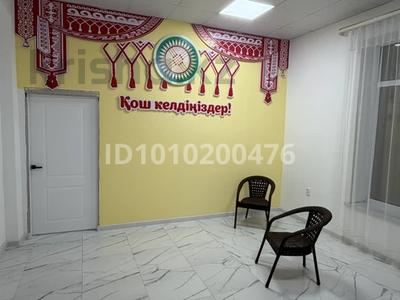 Еркін, кеңселер, медорталықтар мен дәріханалар, білім орталықтары, кабинеттер және жұмыс орындары, студиялар · 170 м², бағасы: 500 000 〒 в Таразе, мкр Арай-2