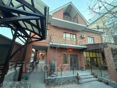 Отдельный дом · 6 комнат · 300 м², Толстого 64 за 1.5 млн 〒 в Шымкенте