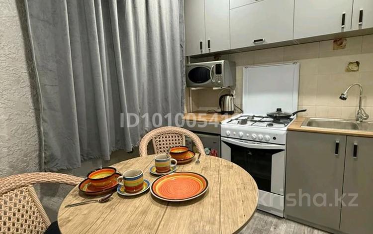 2-бөлмелі пәтер · 48 м² · 4/5 қабат, Киевская 3 — Пересечение улиц Кайрбекова и Киевская, бағасы: 13 000 ₸ в Костанае — фото 2