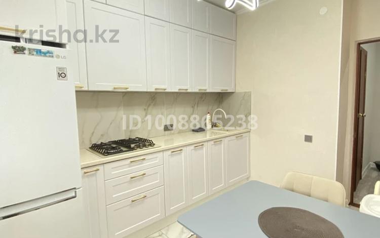 2-комнатная квартира · 46.3 м² · 6/7 этаж, Бокенбай батыр 155к2 за 15 млн 〒 в Актобе, квартал Авиатор-2 — фото 2