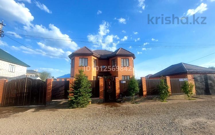 Жеке үй · 6 бөлме · 265 м² · 10 жүзд., Касым Кайсенова 136, бағасы: 70 млн ₸ в Актобе, жилой массив Заречный-3 — фото 2