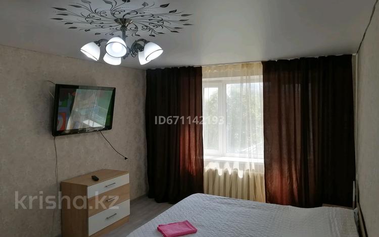 1-комнатная квартира, 34 м² посуточно, Джансугурова 114 — Уг. Казахстанская за 8 000 〒 в Талдыкоргане — фото 2