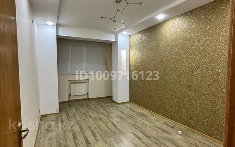 3-бөлмелі пәтер · 72 м² · 4/5 қабат, 5-й мкр 24, бағасы: 22 млн ₸ в Актау — фото 2