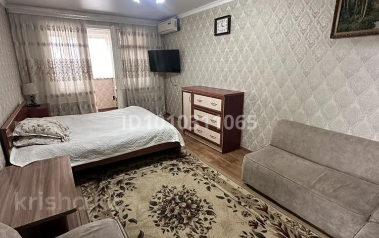 1-комнатная квартира · 35 м² · 5/5 этаж, 8-й микрорайон 1 А за 140 000 ₸ в Шымкенте, Туран р-н — фото 2