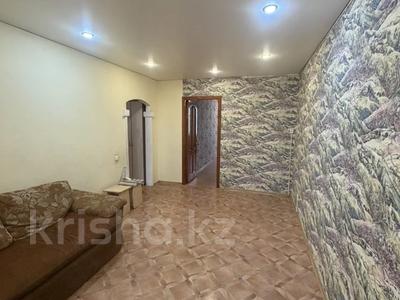 2-комнатная квартира · 45 м² · 5/5 этаж, мкр Айгуль 50 за 11.8 млн ₸ в Уральске