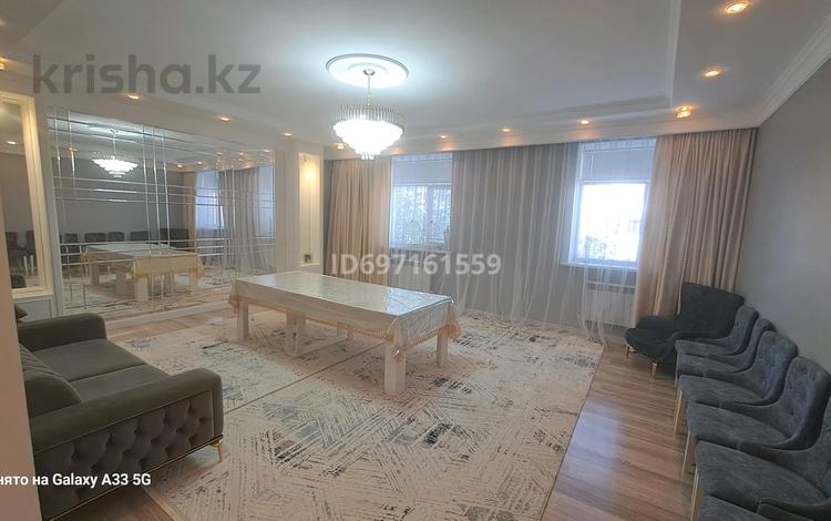 Отдельный дом · 7 комнат · 274.4 м² · 9 сот., Алихана Бөкейханова 23 — ул Абылайхана за 75 млн 〒 в  — фото 4