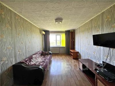 3-комнатная квартира · 62 м² · 5/5 этаж, Майкудук, 15й микрорайон за 10.2 млн 〒 в Караганде, Алихана Бокейханова р-н
