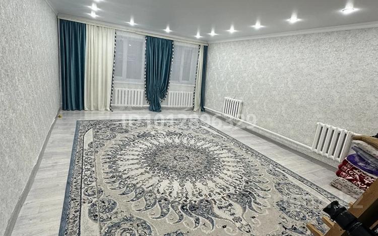 Жеке үй · 5 бөлме · 127 м² · 4 жүзд., 11 ш/а., Айгөлек 7 5 — 11 мкр, бағасы: 16 млн ₸ в Актобе, мкр 11 — фото 2