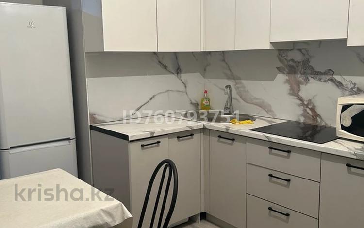 1-комнатная квартира · 40 м² · 8/13 этаж, Есенова 160/3 — Суюнбая-Баянаульская за 220 000 ₸ в Алматы, Жетысуский р-н — фото 4