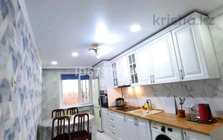 4-бөлмелі пәтер · 78 м² · 3/5 қабат, 1-й квартал, 2-й квартал 22, бағасы: 20.5 млн ₸ в Караганде, Алихана Бокейханова р-н — фото 2