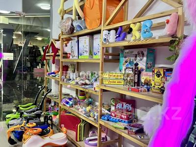 Магазин детских игрушек · 55 м², бағасы: 3 млн ₸ в Уральске, мкр Школьник