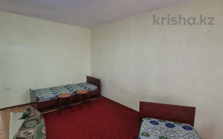 1-комнатная квартира, 40 м², 2/2 этаж помесячно, Щорса за 80 000 〒 в Талдыкоргане — фото 9