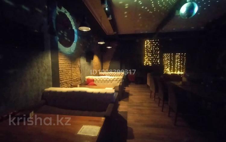 Еркін, кеңселер, дүкендер мен бутиктер, қоғамдық тамақтану орны, сұлулық салондары, монша, қонақ үй және демалыс орындары, фитнес және спорт, медорталықтар мен дәріханалар, білім орталықтары, ойын-сауық, конференц-залдар, кабинеттер және жұмыс орындары, студиялар · 500 м², бағасы: 800 000 〒 в Шымкенте, Туран р-н — фото 2