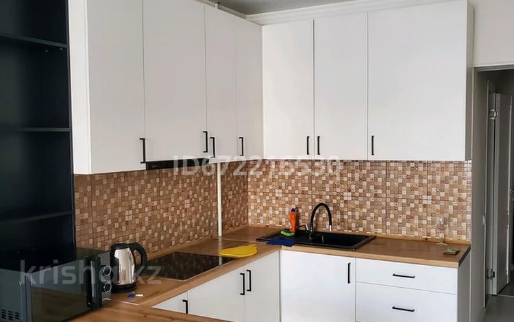 1-бөлмелі пәтер · 40 м² · 8/10 қабат, мкр Аксай-5, Б. Момышулы 25 — Маречека, бағасы: 2 000 〒 в Алматы, Ауэзовский р-н — фото 2