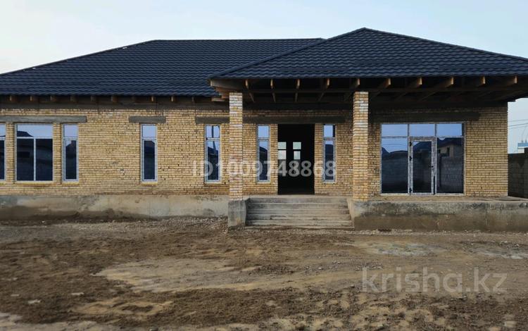 Отдельный дом · 5 комнат · 200 м² · 10 сот., мкр Бектобе 2 ,21 — Тауке Хан ,Магазин Айганым за 41 млн 〒 в Таразе — фото 4