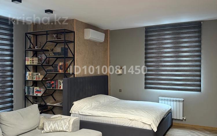 1-бөлмелі пәтер · 63.9 м² · 5/10 қабат, мкр Омега, Есенжанова 3/2, бағасы: 38.4 млн ₸ в Уральске — фото 2