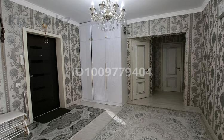 3-бөлмелі пәтер · 105 м² · 8/12 қабат, мкр Жетысу-3 54 — Абая Момышулы, бағасы: 77 млн ₸ в Алматы, Ауэзовский р-н — фото 2