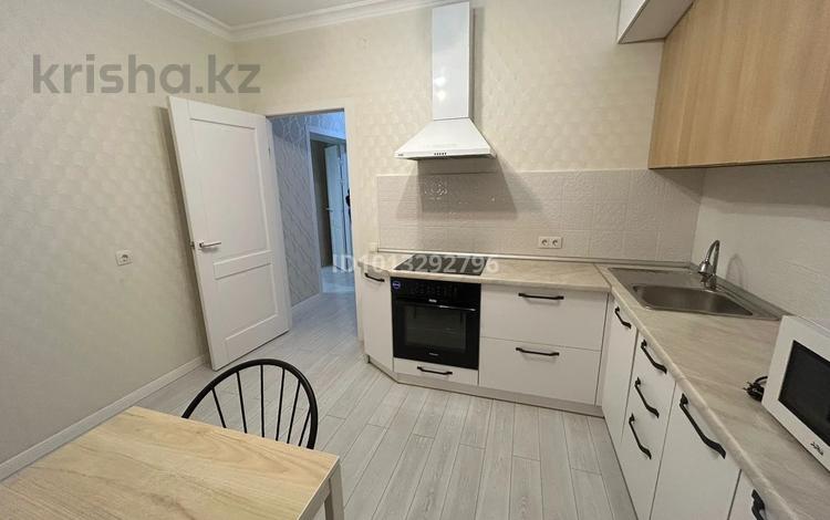 1-комнатная квартира · 42 м² · 9/9 этаж, Роза Багланова 2 за 220 000 ₸ в Астане, Нура р-н — фото 2