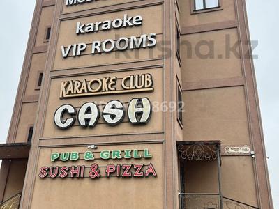 Ресторанный гостиничный комплекс караоке клуб CASH, 1846 м² за ~ 1.4 млрд 〒 в Атырау, мкр Ардагер