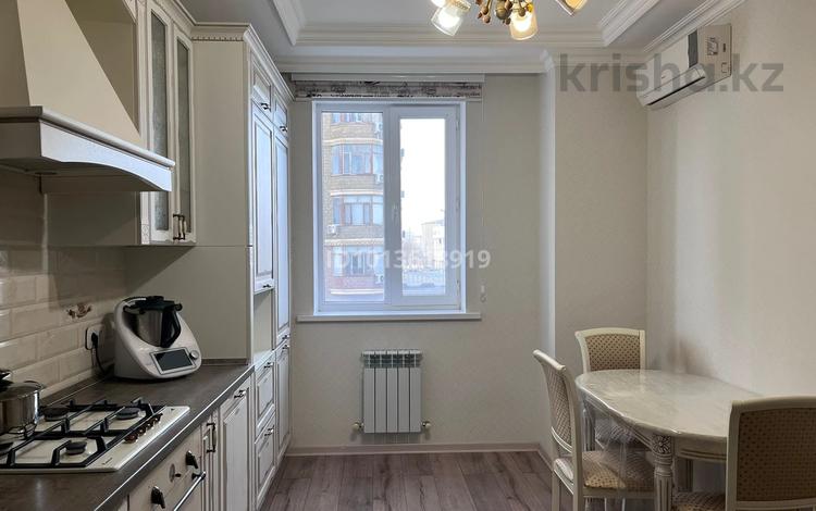 2-бөлмелі пәтер · 82 м² · 2/9 қабат, Валиханова 13б — канцева валиханова, бағасы: 36 млн ₸ в Атырау — фото 2
