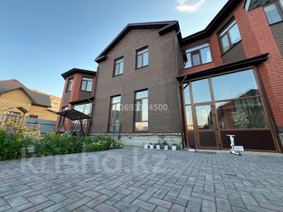 Отдельный дом · 7 комнат · 200 м² · 5 сот., Жастар 2 5 — Физкультурная и Докучаева за 93 млн 〒 в Семее
