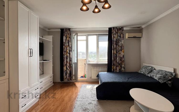 1-комнатная квартира · 52 м² · 10/10 этаж, мкр Аксай-5 1 за 250 000 ₸ в Алматы, Ауэзовский р-н — фото 3
