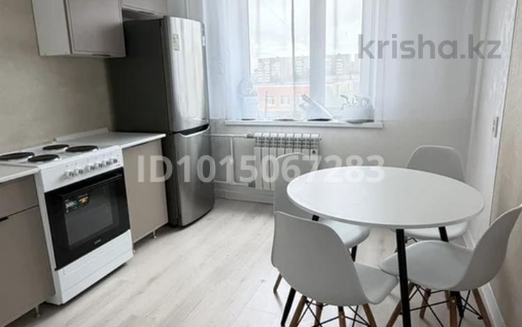 2-бөлмелі пәтер · 56 м² · 7/9 қабат, Гүлдер 2 ш/а., бағасы: 250 000 ₸ в Караганде, Казыбек би р-н — фото 2
